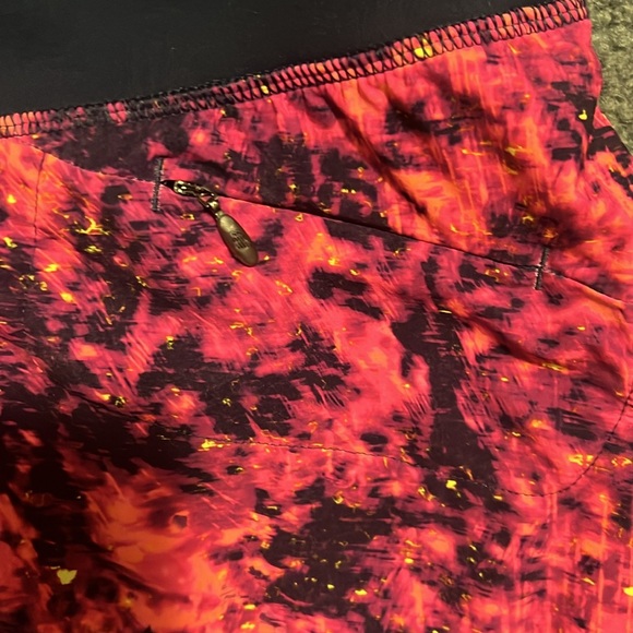 Womens NEW BALANCE athletic shorts w/ built n liner sz Small running gym - Picture 4 of 6